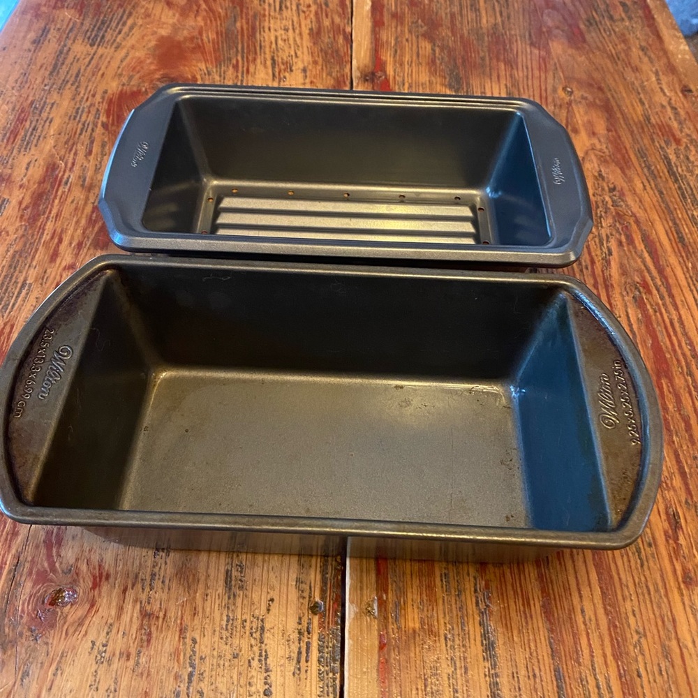 Wilton 2-Piece Non-Stick Loaf Pans
